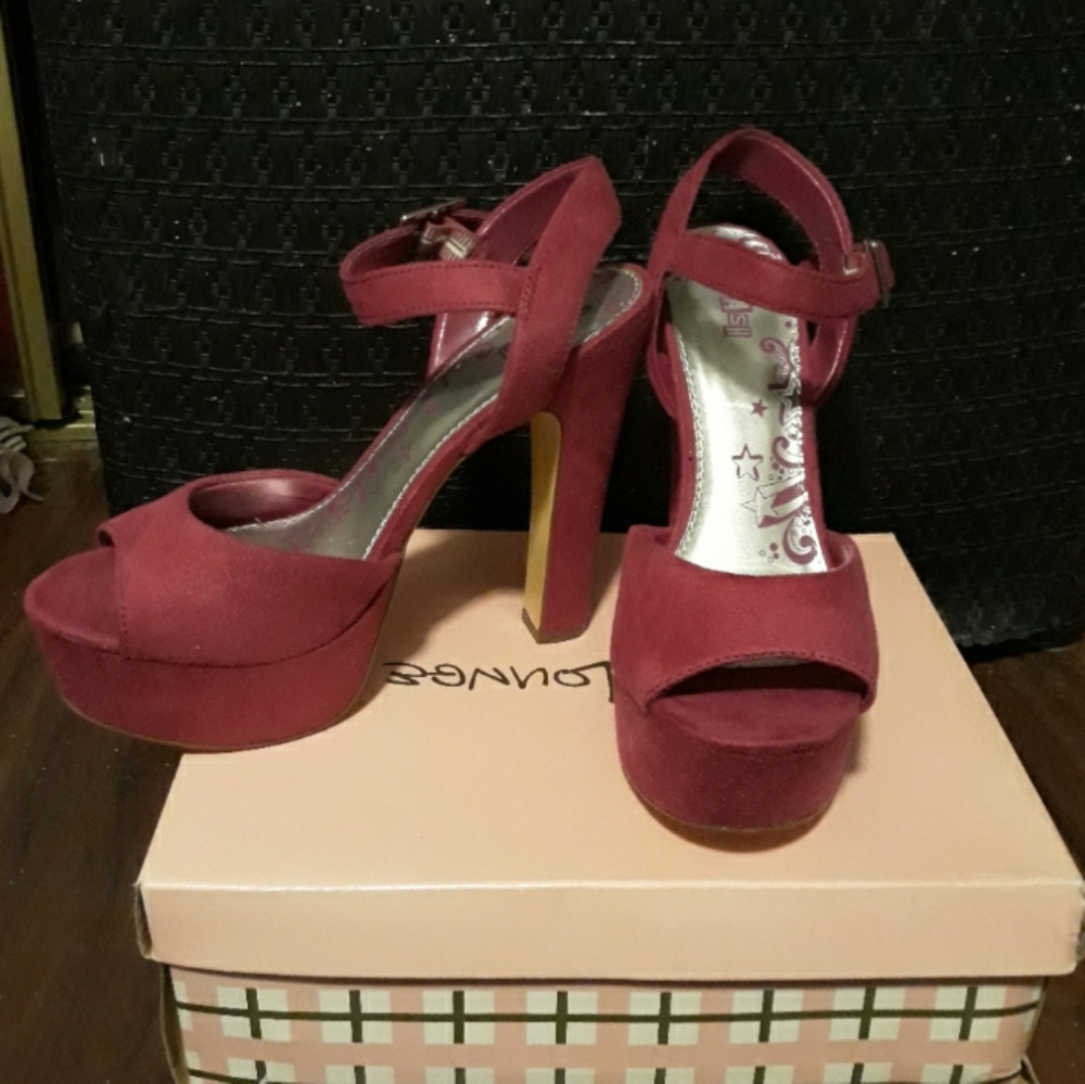 High heels - Picture 2 of 5